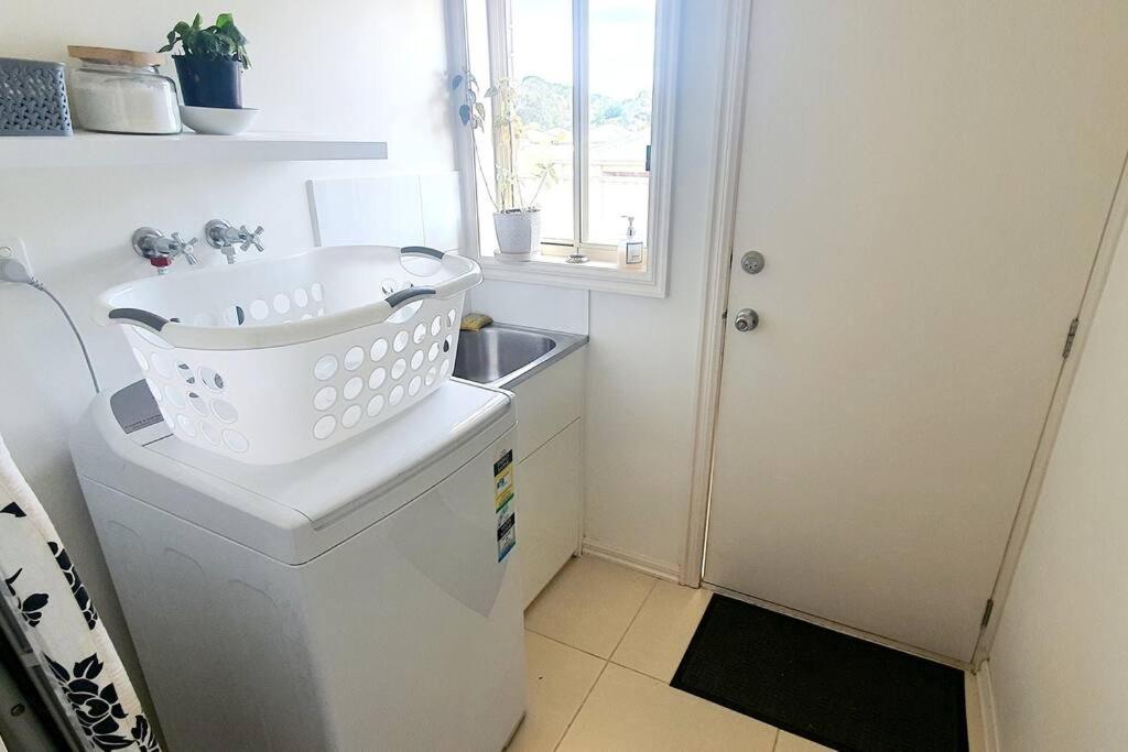 Holiday home 2 Bedroom Unit With Garage And Backyard - Only Minutes To Sovereign Hill And Cbd - Sleeps 1 To 6 Ballarat