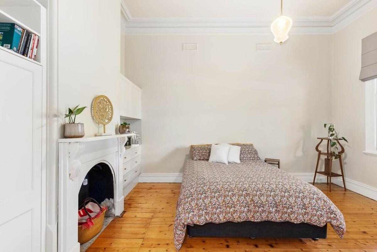 Victorian Charm, * Ballarat