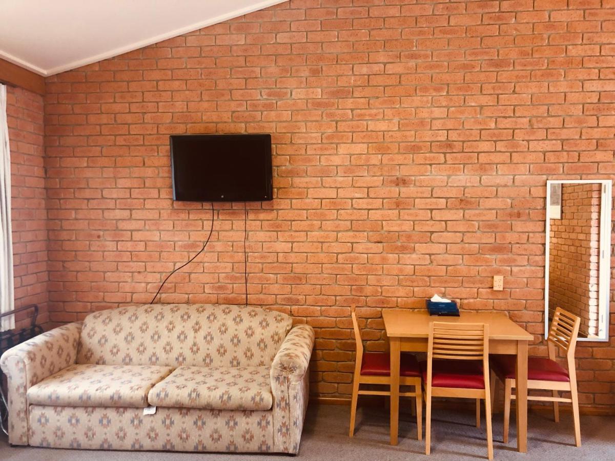 Main Lead Motel 3*