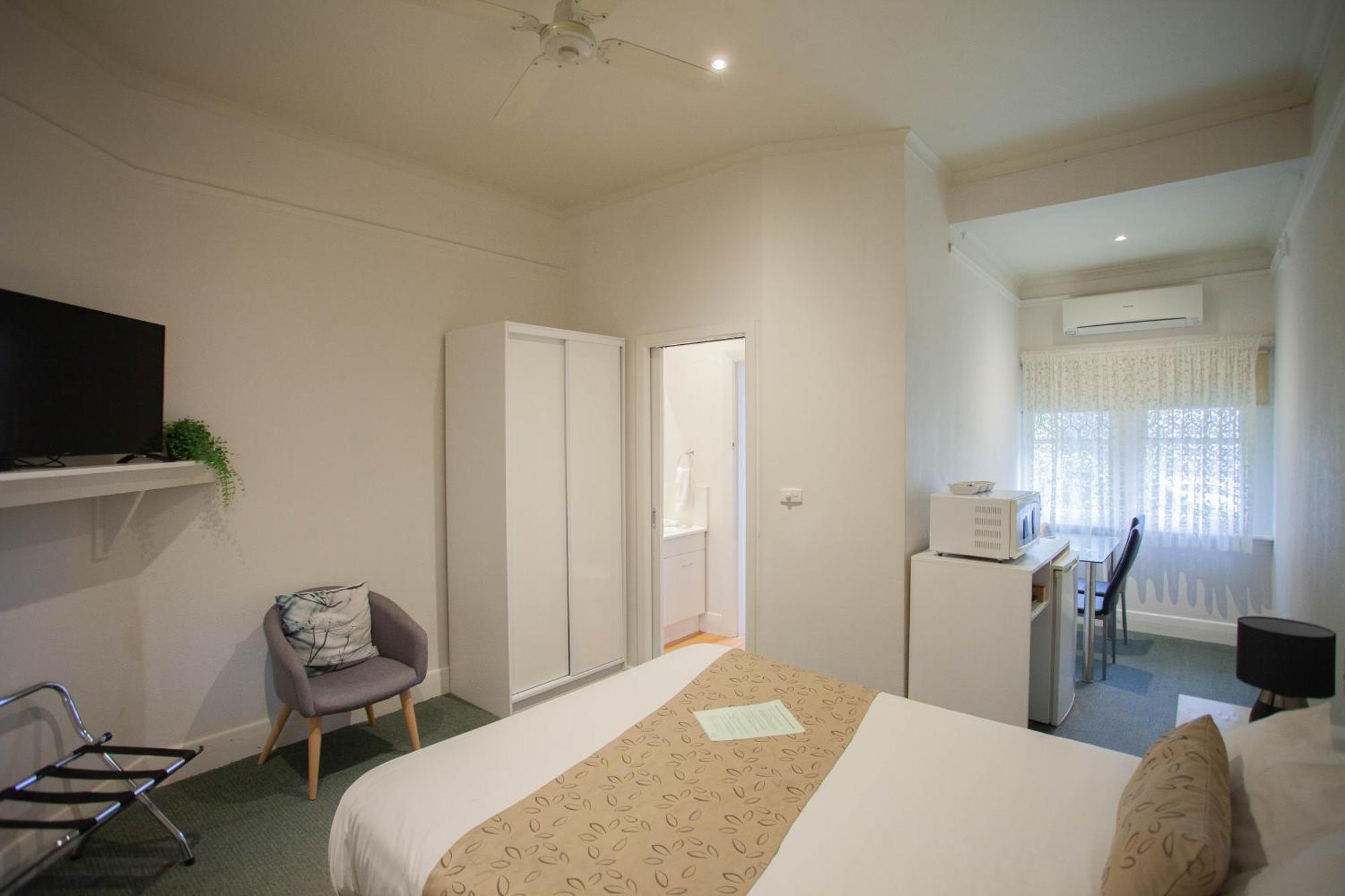 Station Queen With Apartment Ballarat