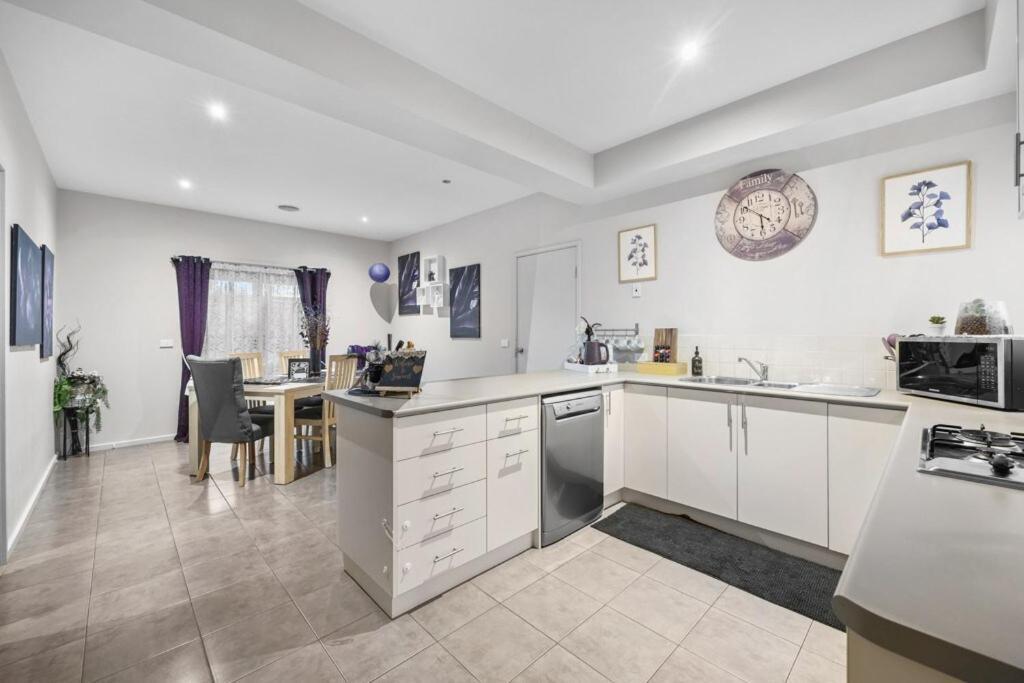 Holiday home 4min To Sovereign Hill - Parking & Wifi Ballarat