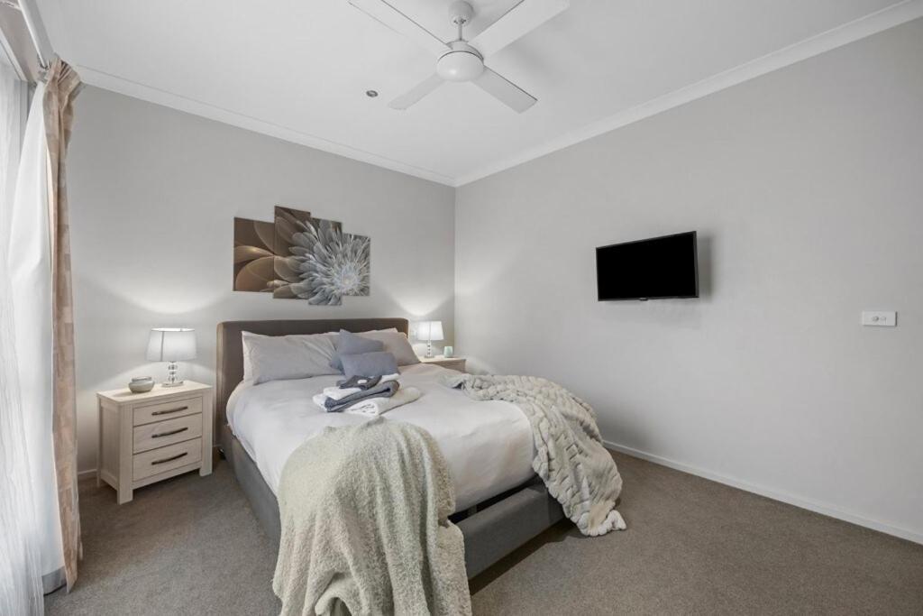 4min To Sovereign Hill - Parking & Wifi Holiday home Ballarat