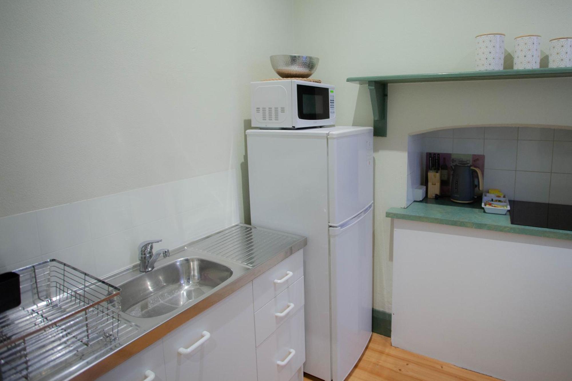 Large Studio With Spa Central Apartment Ballarat