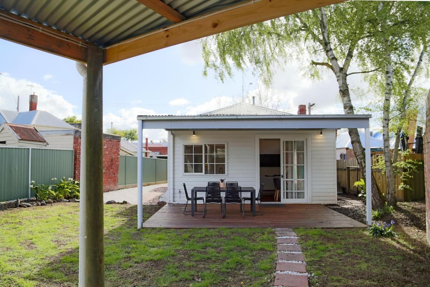 Escape To A Timeless Getaway In Provincial Vic * Ballarat