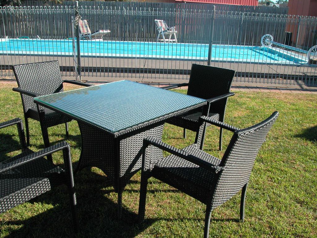 Ambassador Motor Motel 3*