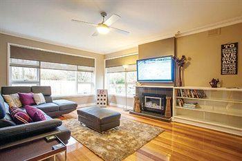 Wendouree Luxury On Webster