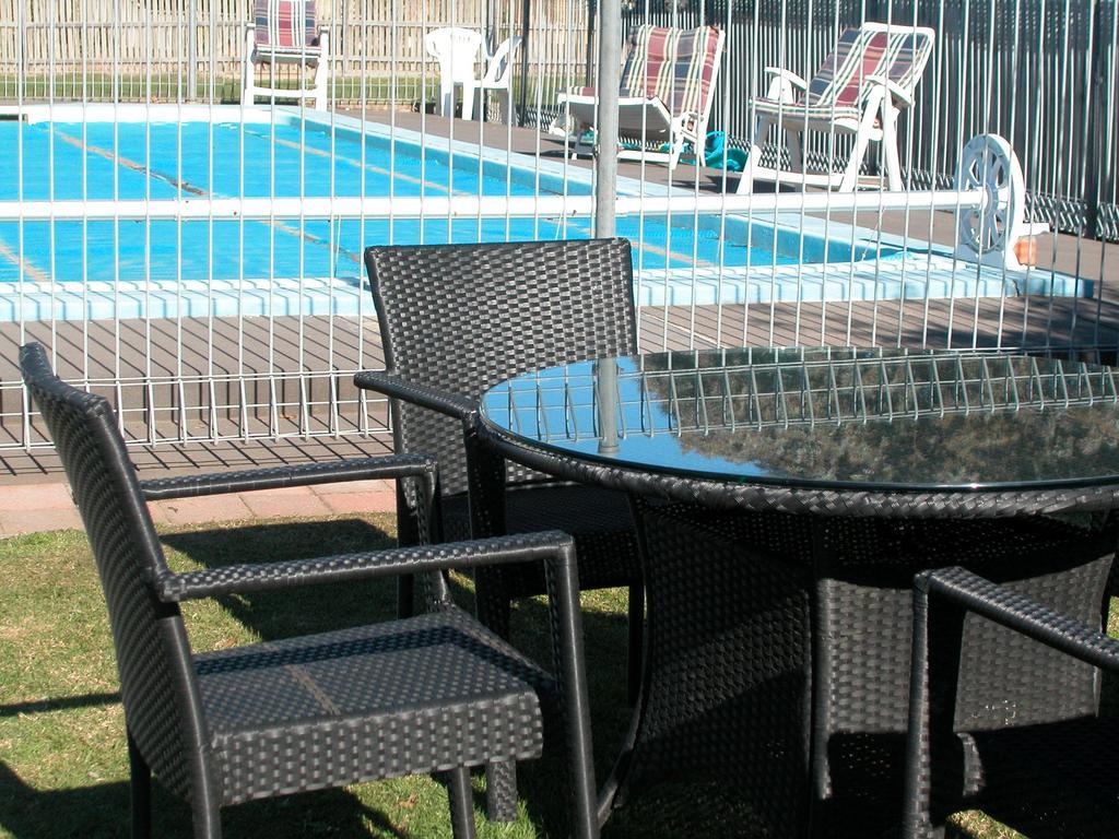 Ambassador Motor Motel 3*
