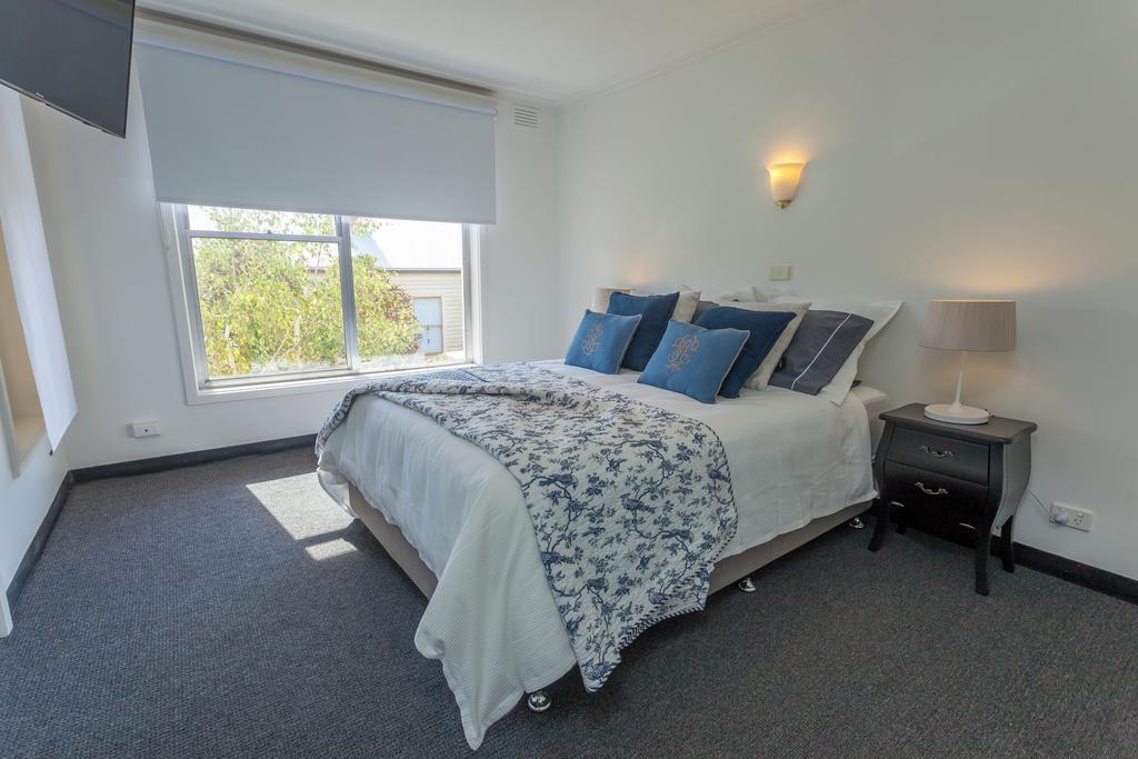 Twelve Errard Apartment *