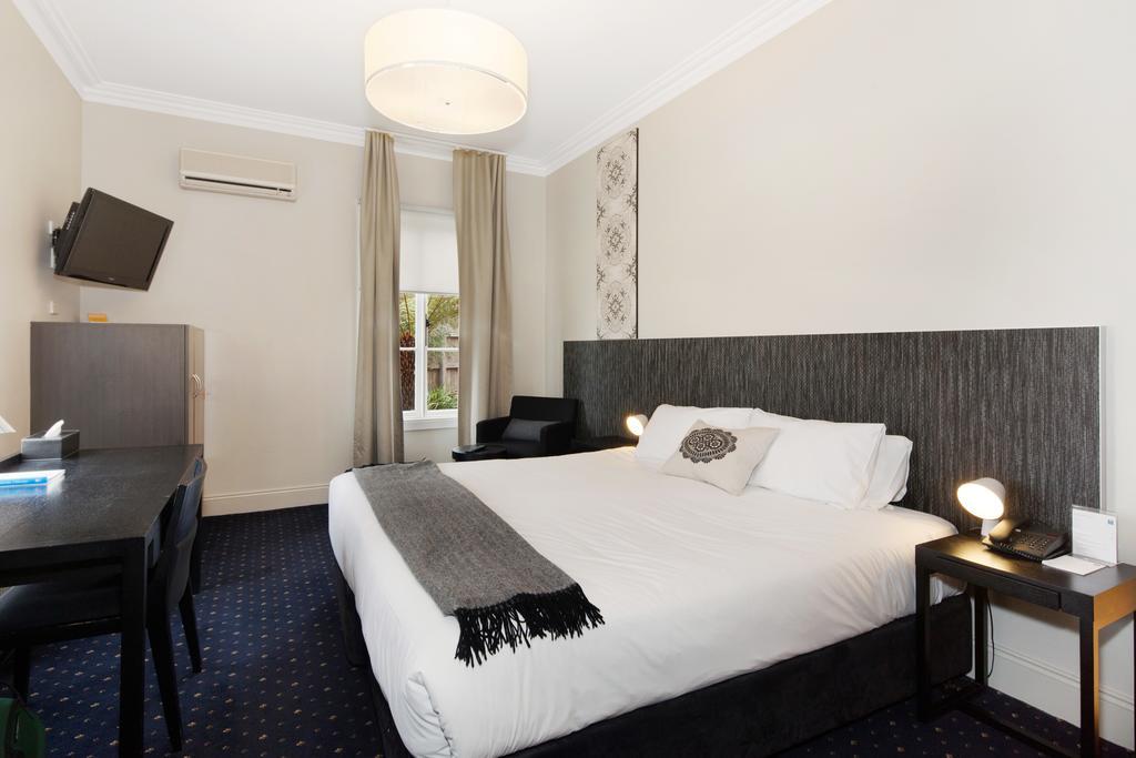 Sovereign Hill 4*