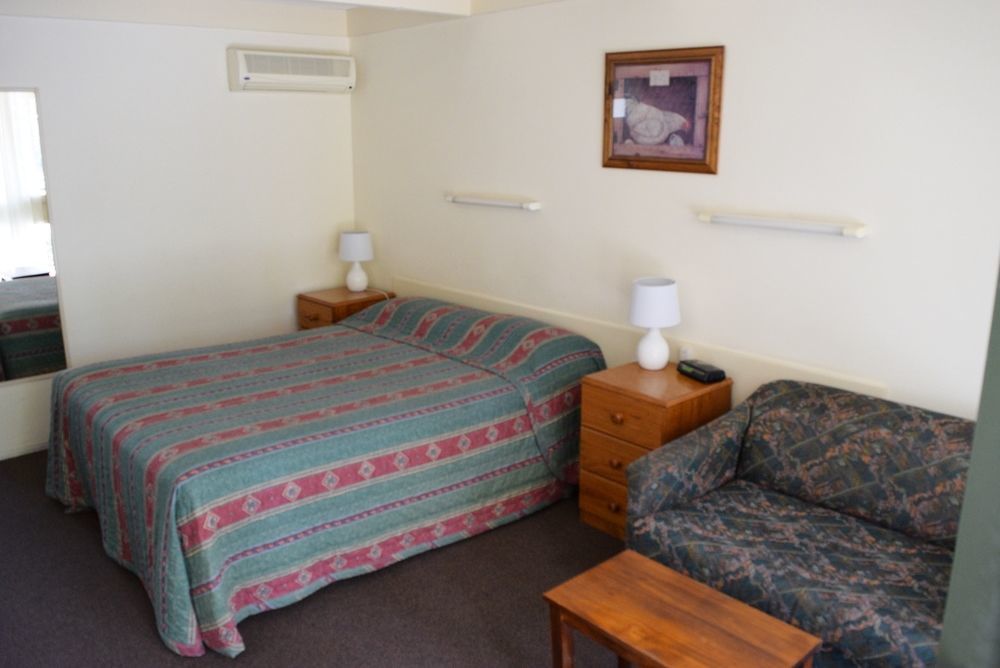 Eureka Motel 2*