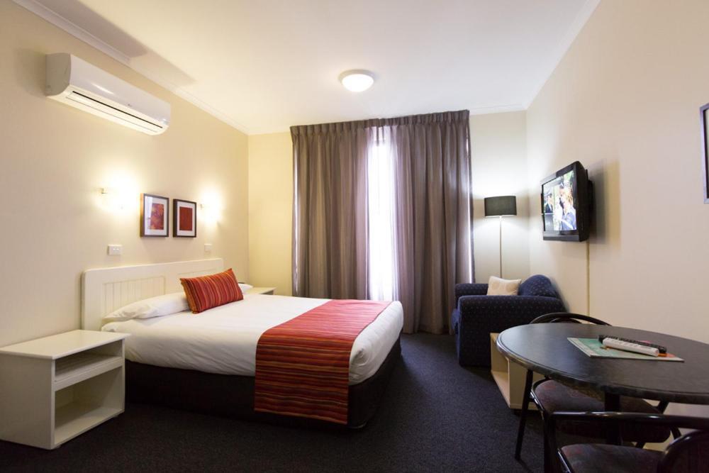 Barkly Motorlodge Motel 3*