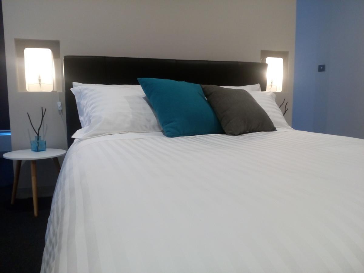 Apartment East 34 *