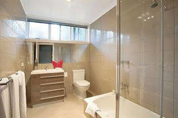 Wendouree Luxury On Webster 4*
