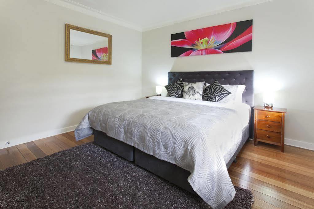 Wendouree Luxury On Webster 4*
