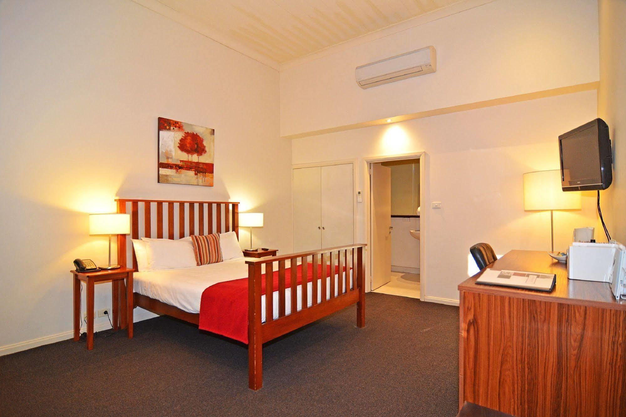 Ansonia On Lydiard Hotel