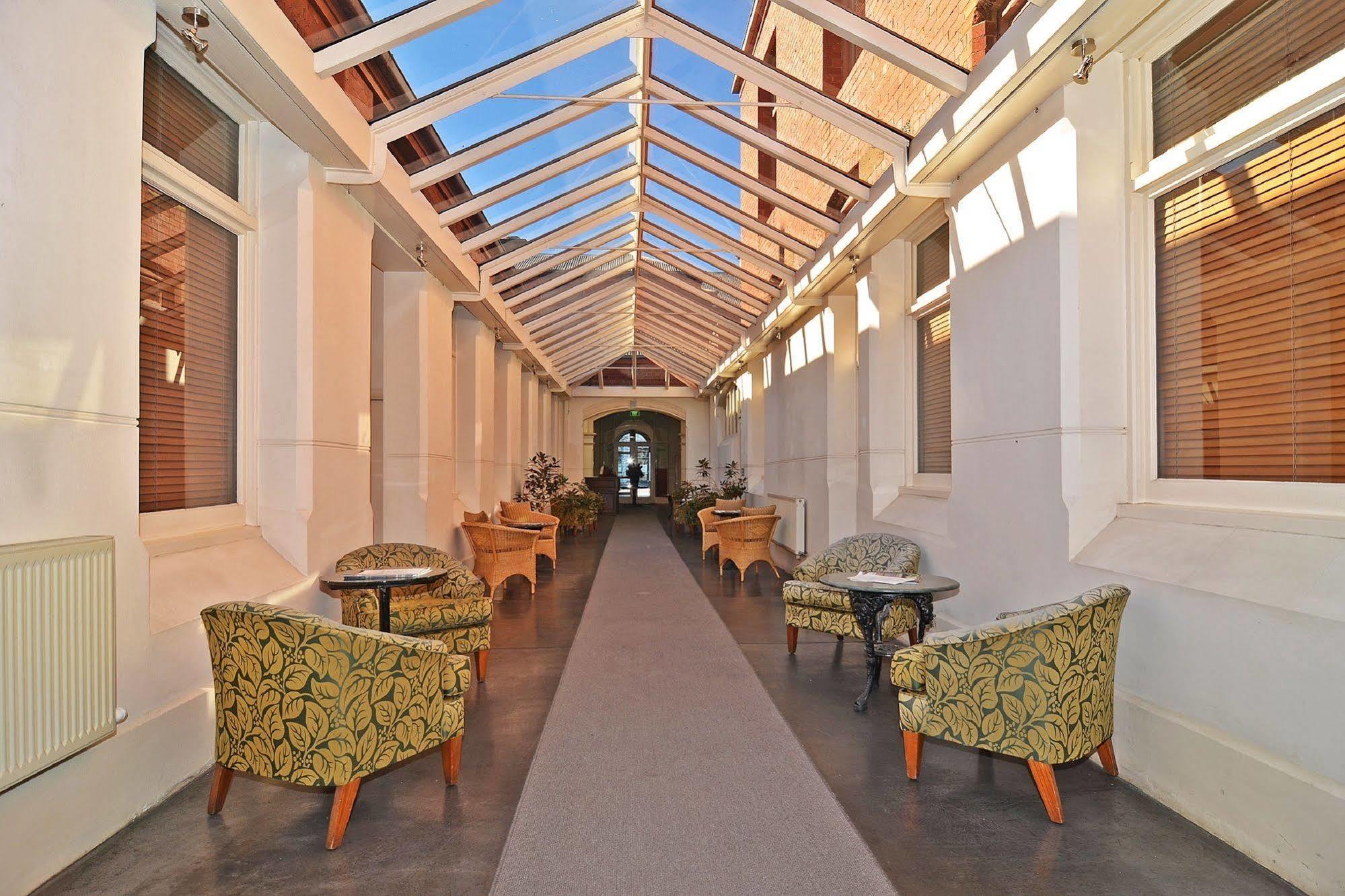 Hotel Ansonia On Lydiard 4*