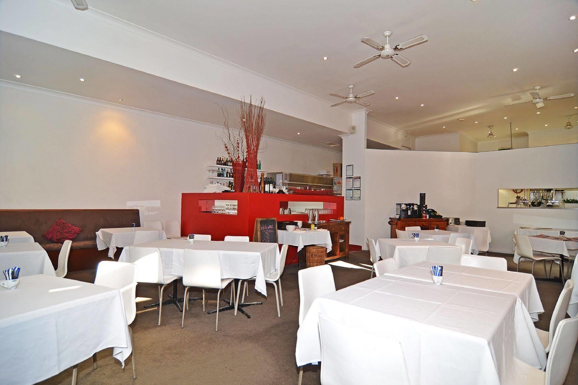 Hotel Ansonia On Lydiard 4*