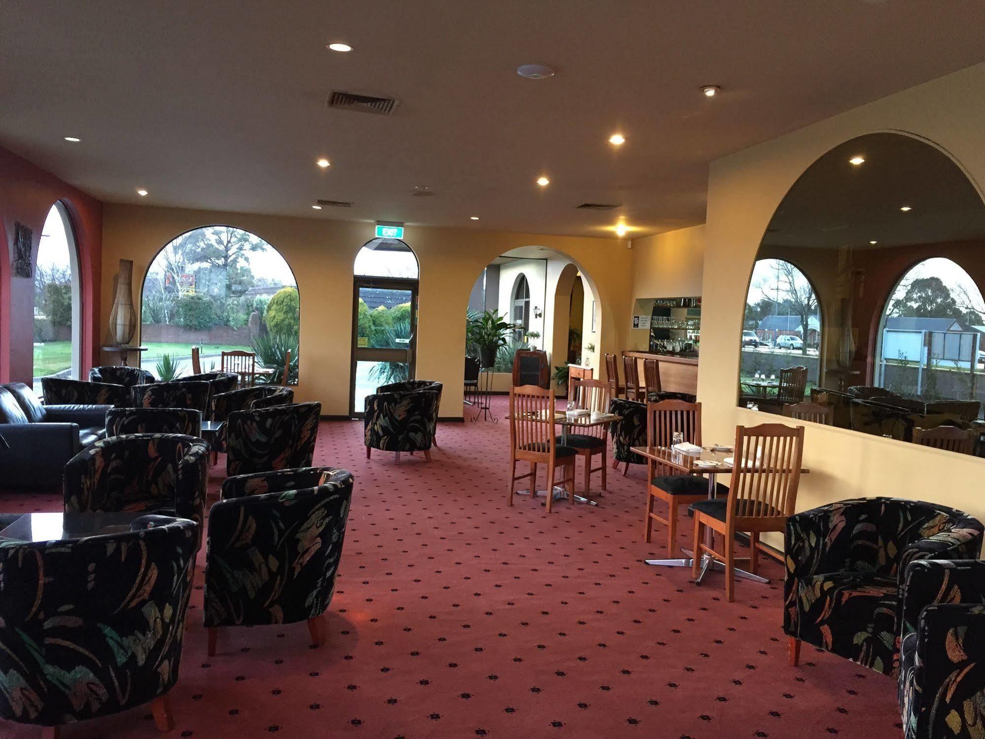 Bell Tower Motel 3*