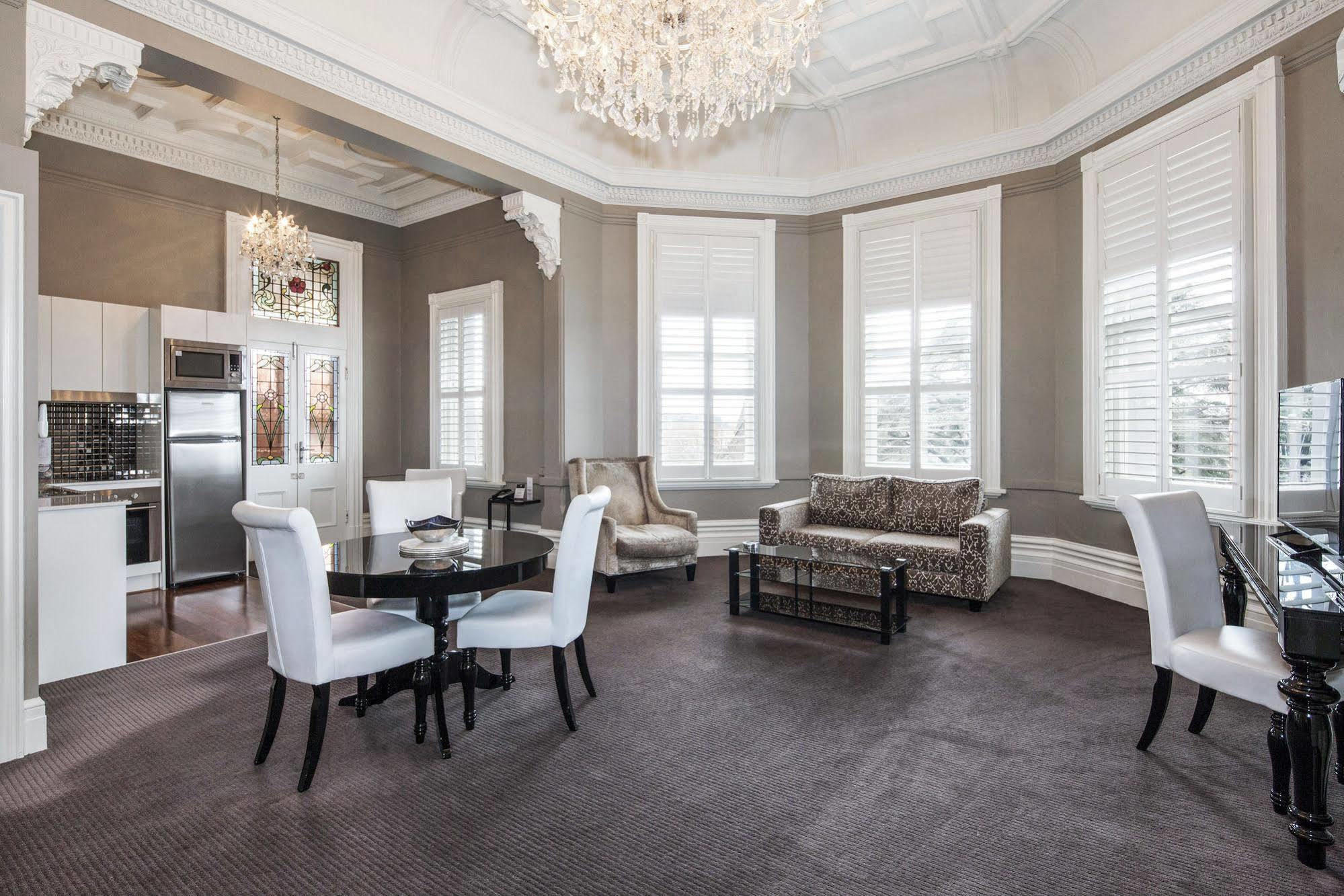 Premier Aparthotel