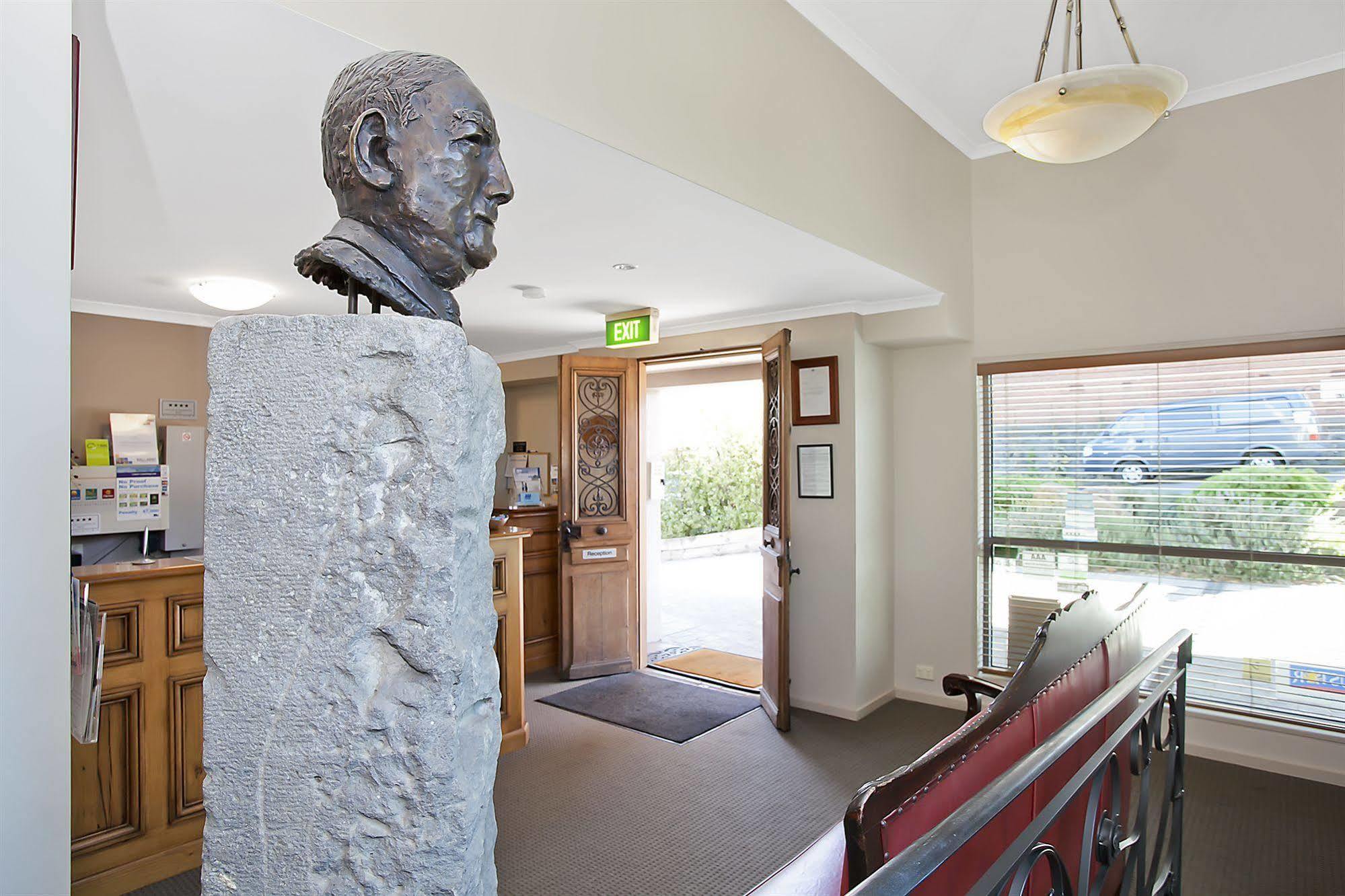 Quality & The Menzies Hotel 4*