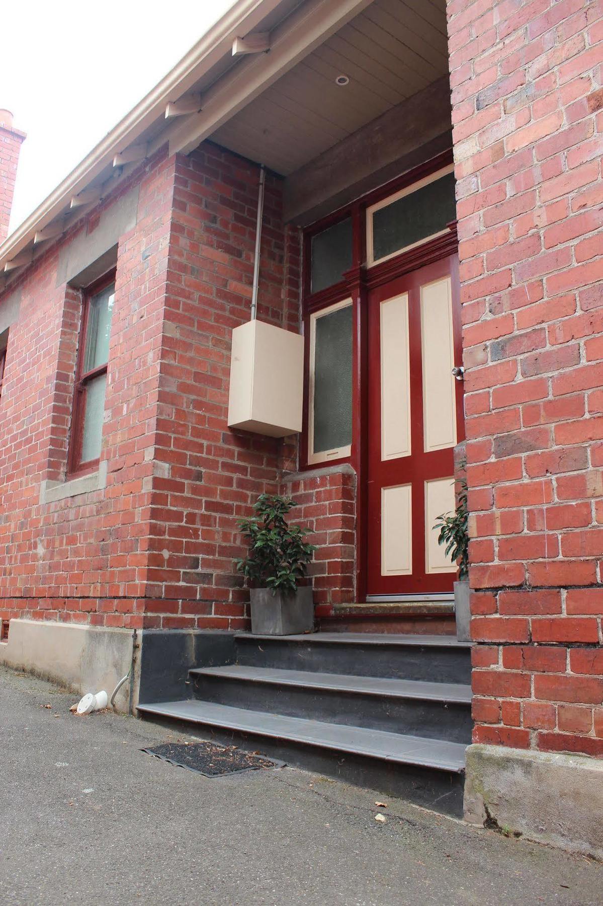 Apartment Station *