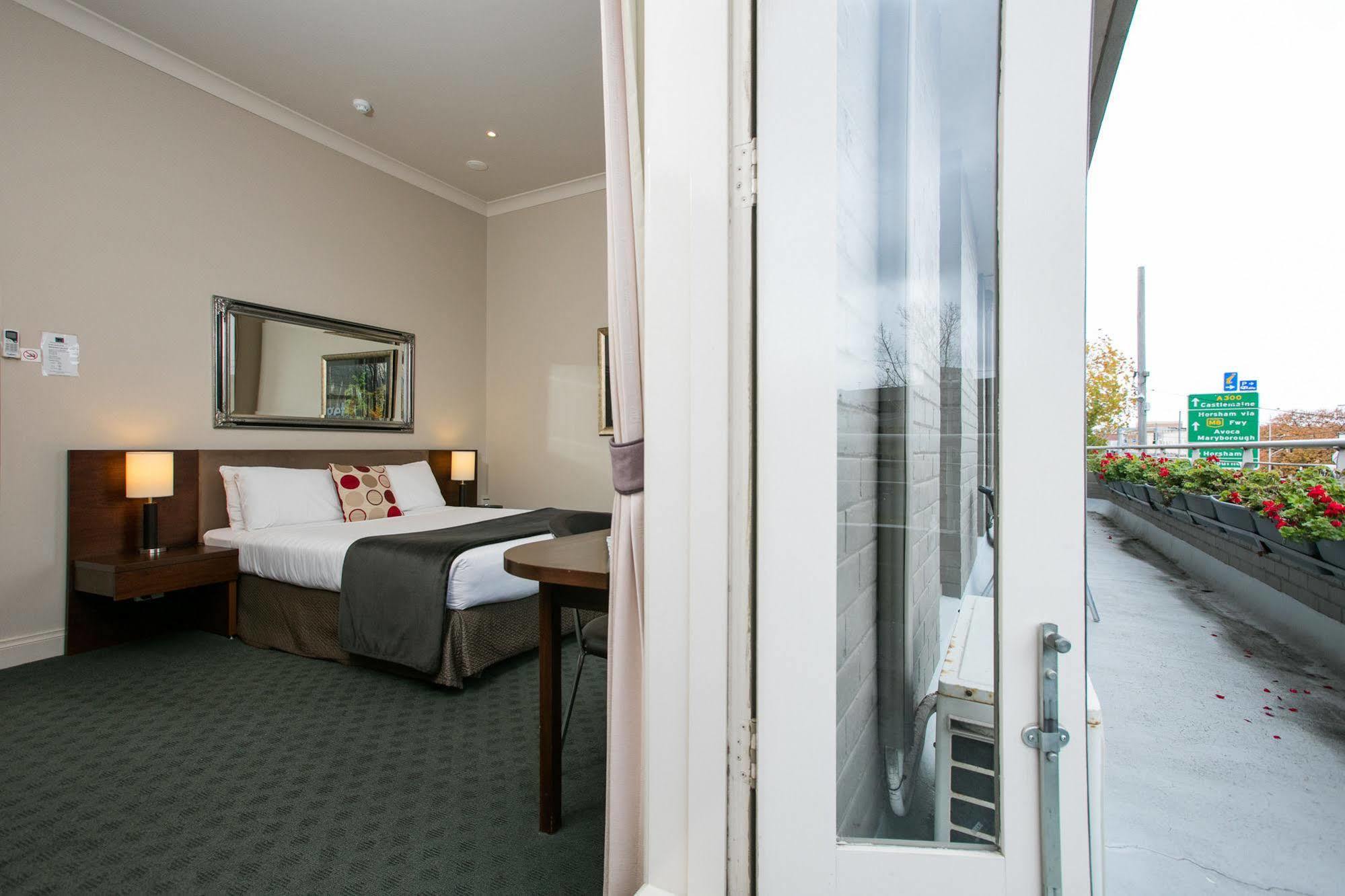 Oscars And Cafe Bar Hotel Ballarat