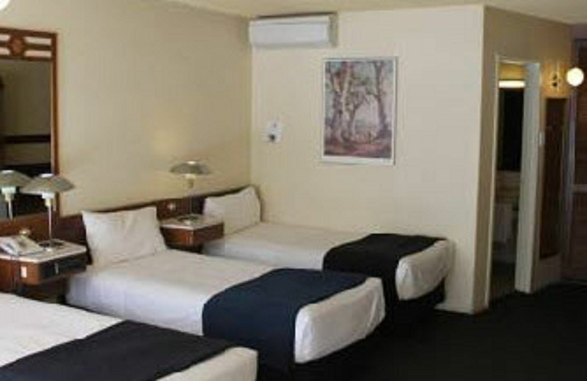 Hotel Mid