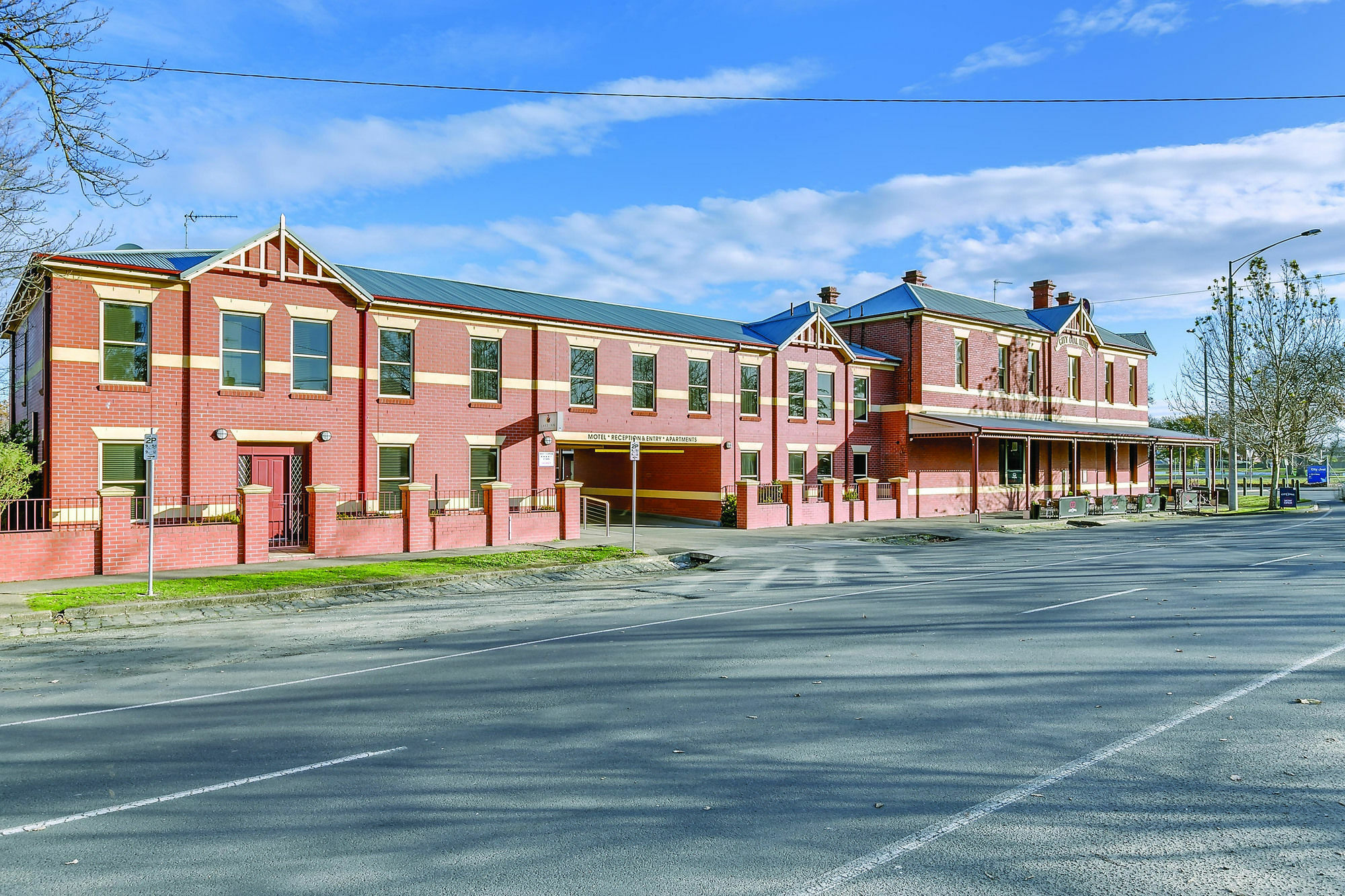 Motel -