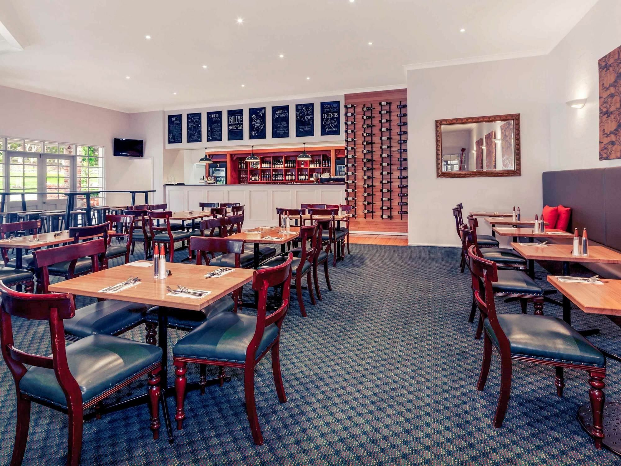 Mercure & Convention Centre Hotel 4*