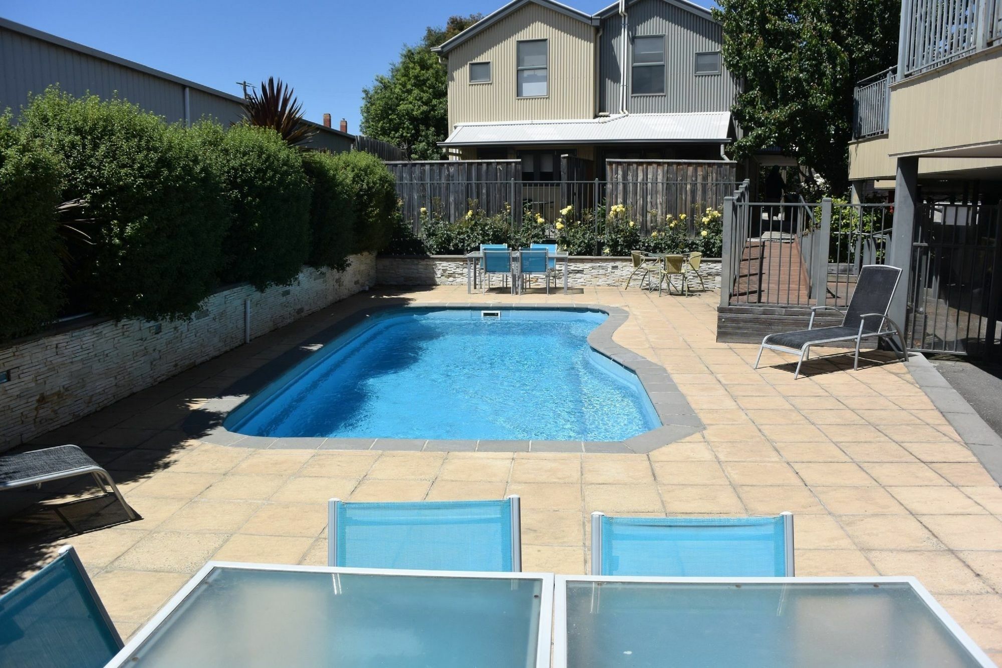 Sovereign Views 4*