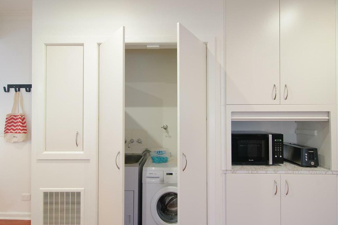 Family Friendly, Sleeps 8, Big Backyard, Pet Friendly Holiday home *