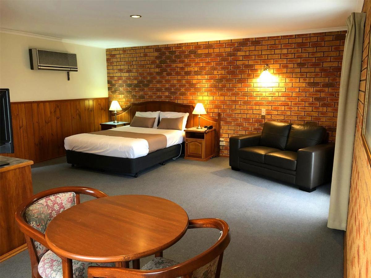 Victoriana Motor Motel