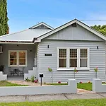 Ballarat\'S Victorian Memoir