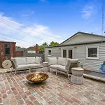 Lovely 3-Bed With Alfresco Dining In Prime Suburb
