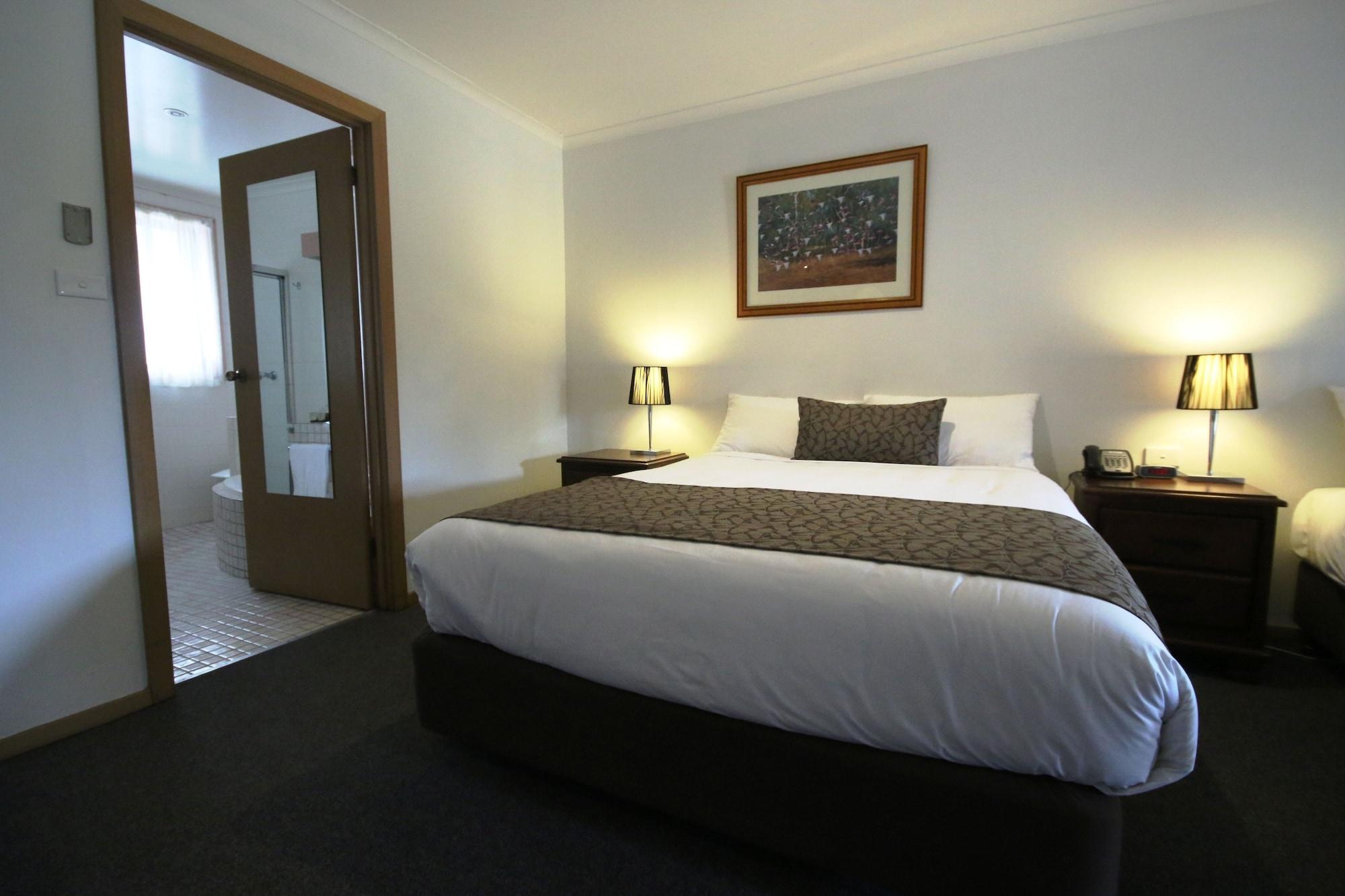 Motel Bell Tower 3*