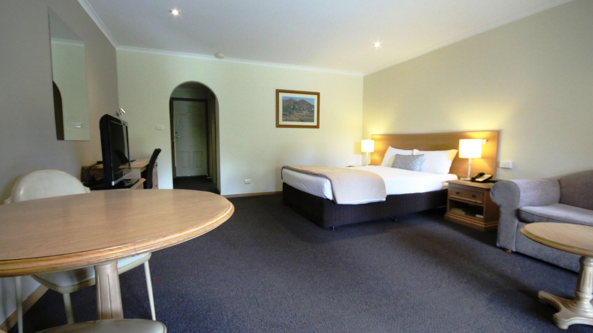 Motel Bell Tower 3*