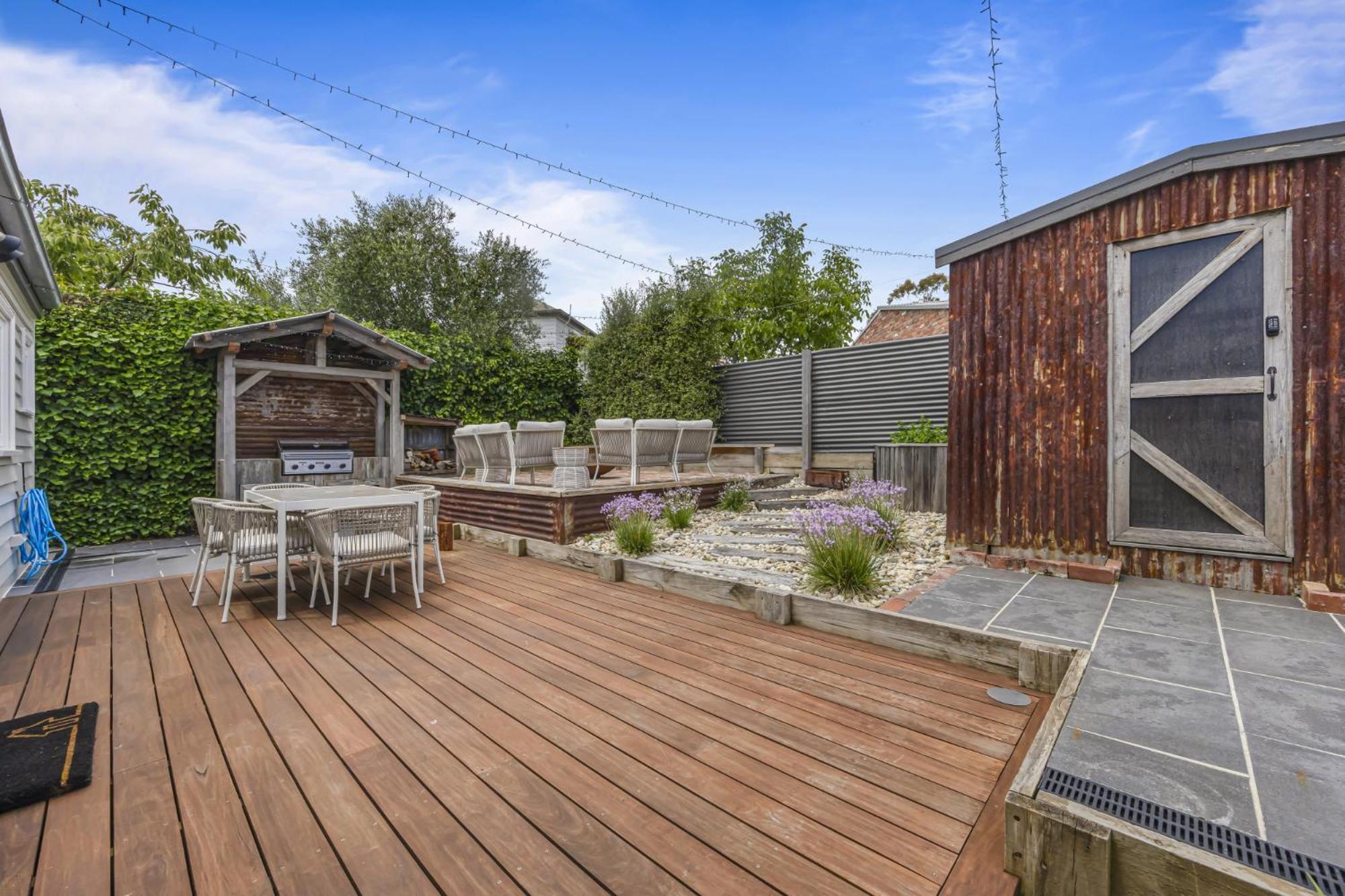Lovely 3-bed With Alfresco Dining In Prime Suburb *