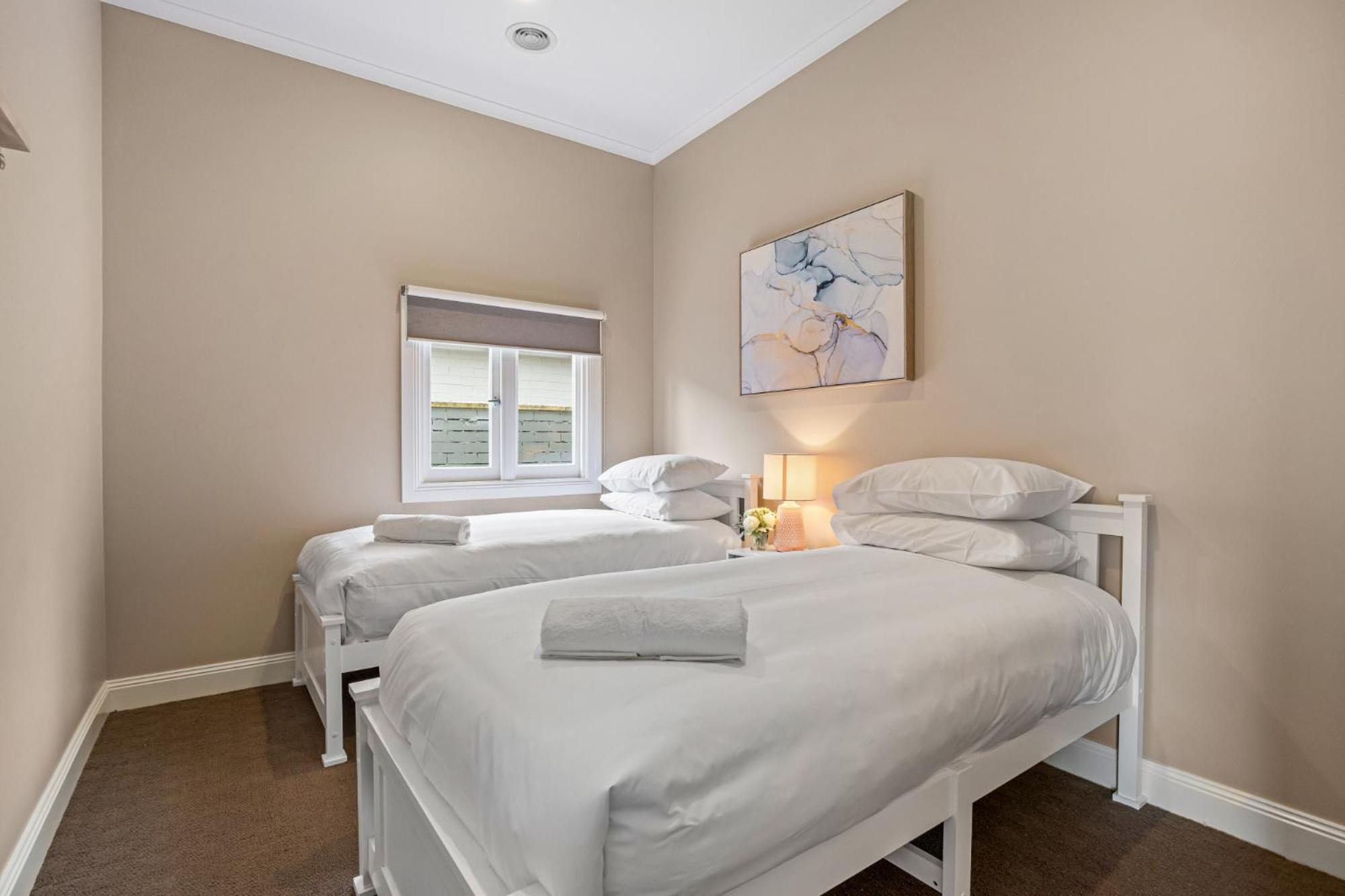 Lovely 3-bed With Alfresco Dining In Prime Suburb
