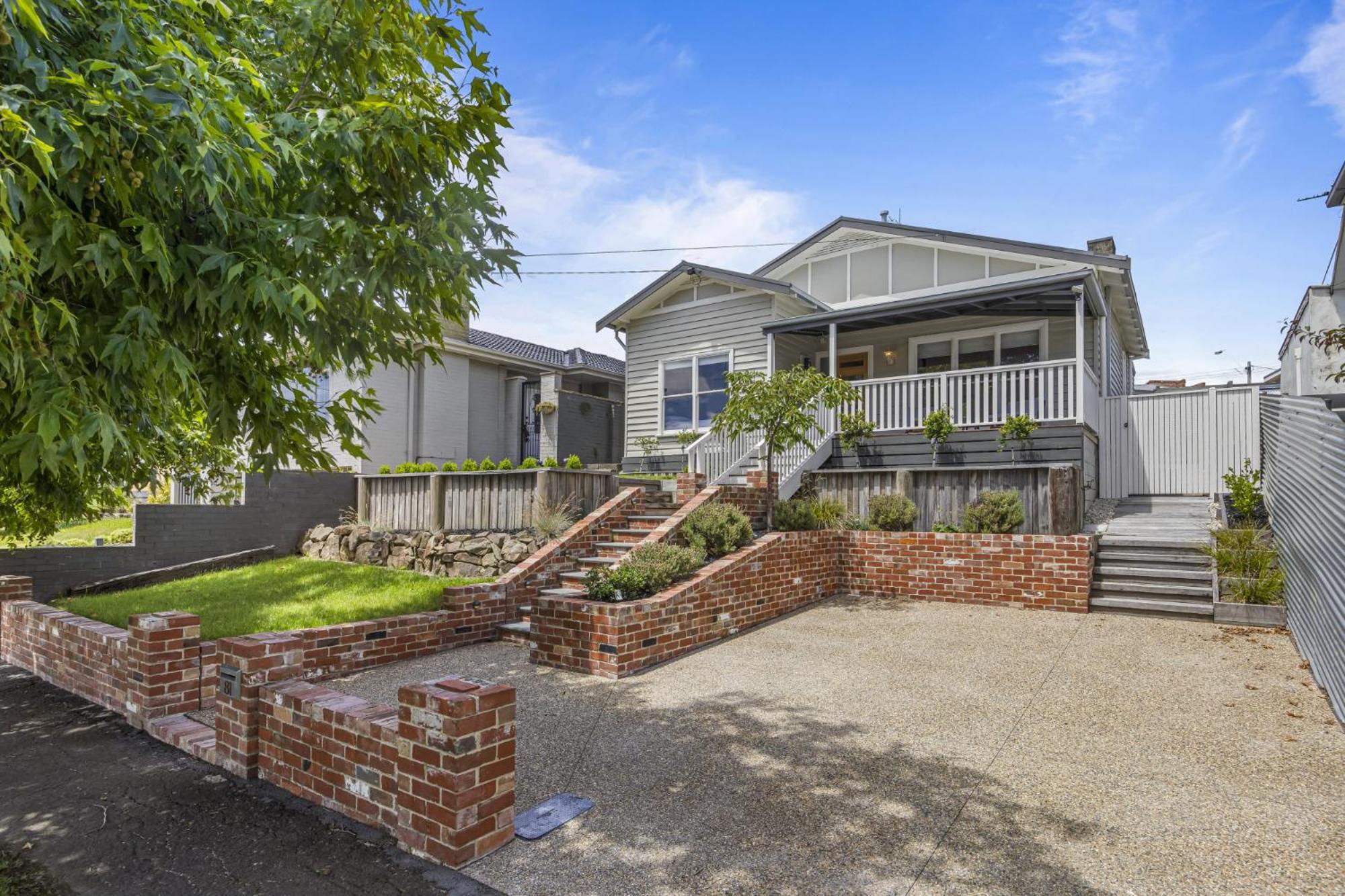 Holiday home Lovely 3-bed With Alfresco Dining In Prime Suburb *