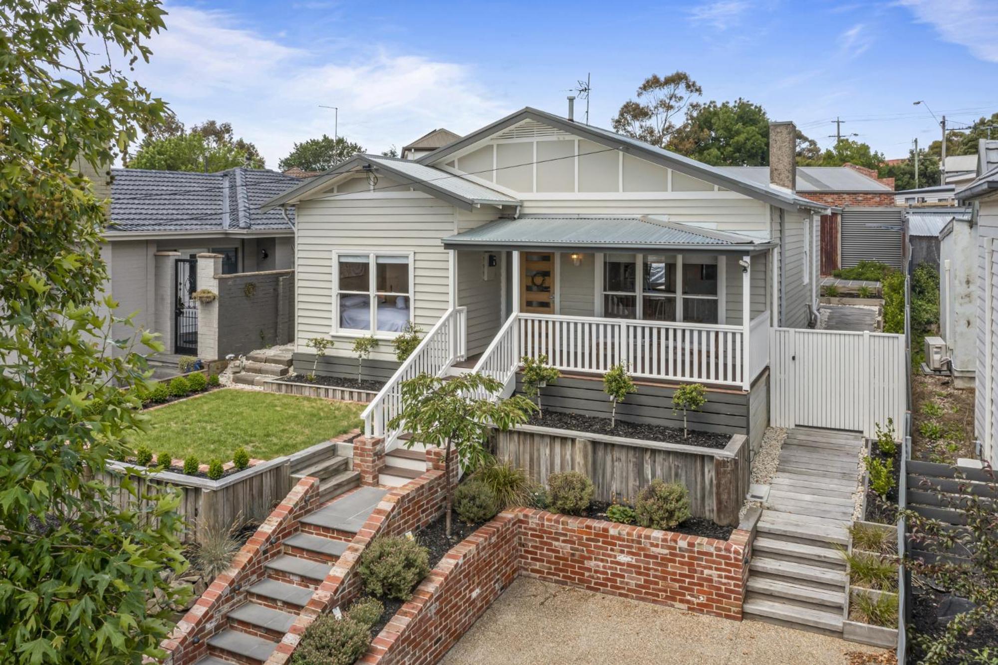 Holiday home Lovely 3-bed With Alfresco Dining In Prime Suburb *