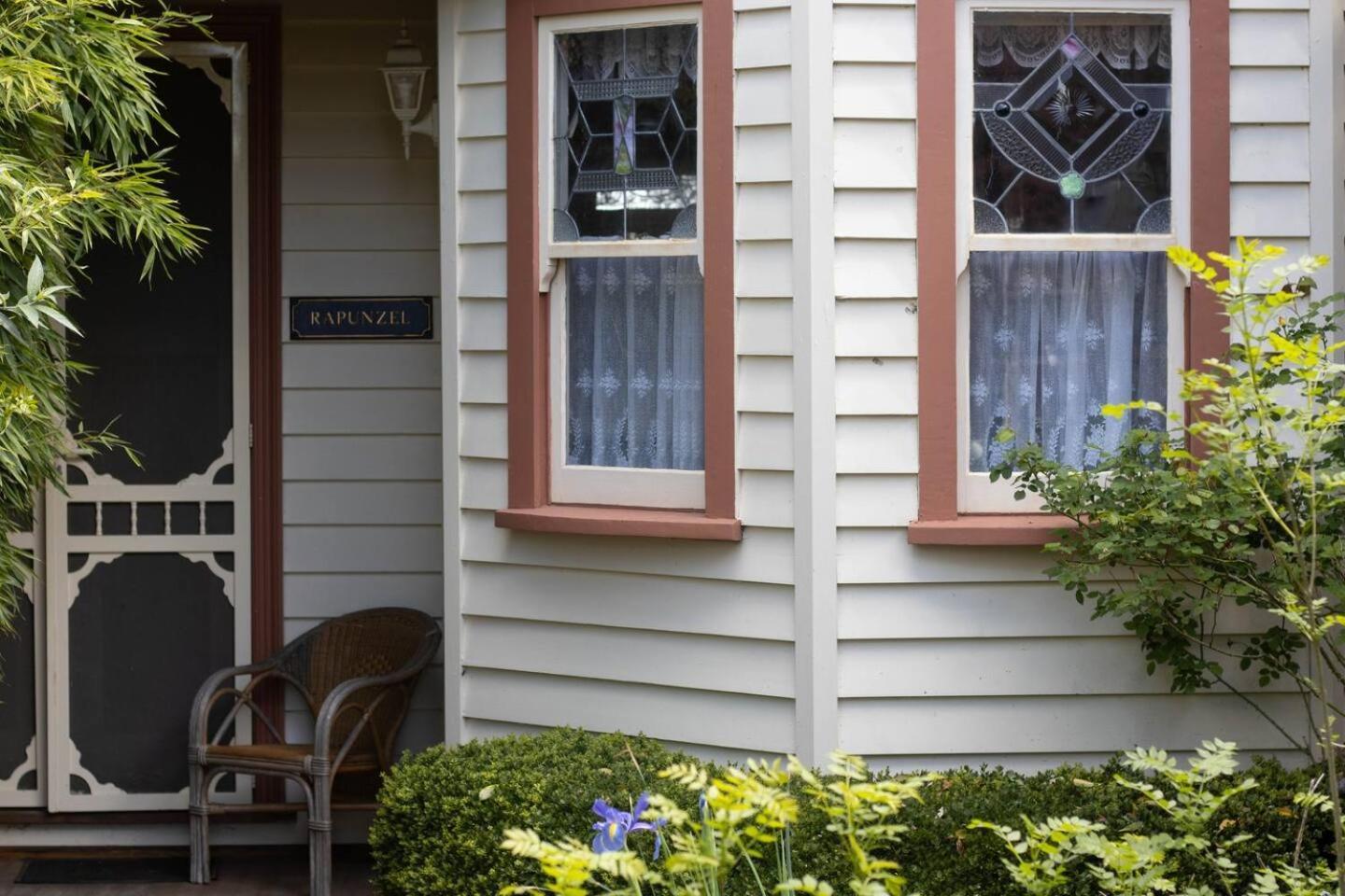 Rapunzels 1br Fairytale Guest house *