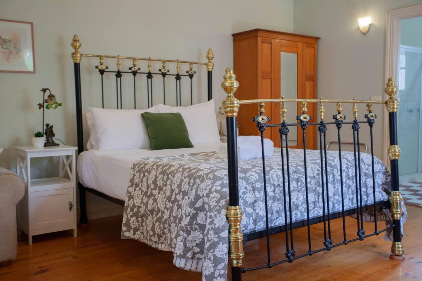 Guest house Rapunzels 1br Fairytale *