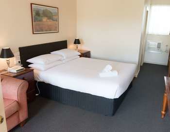 Colonial Motor Motel 3*