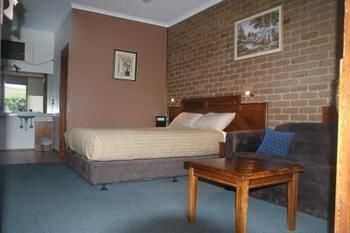 Peppinella 3* Ballarat
