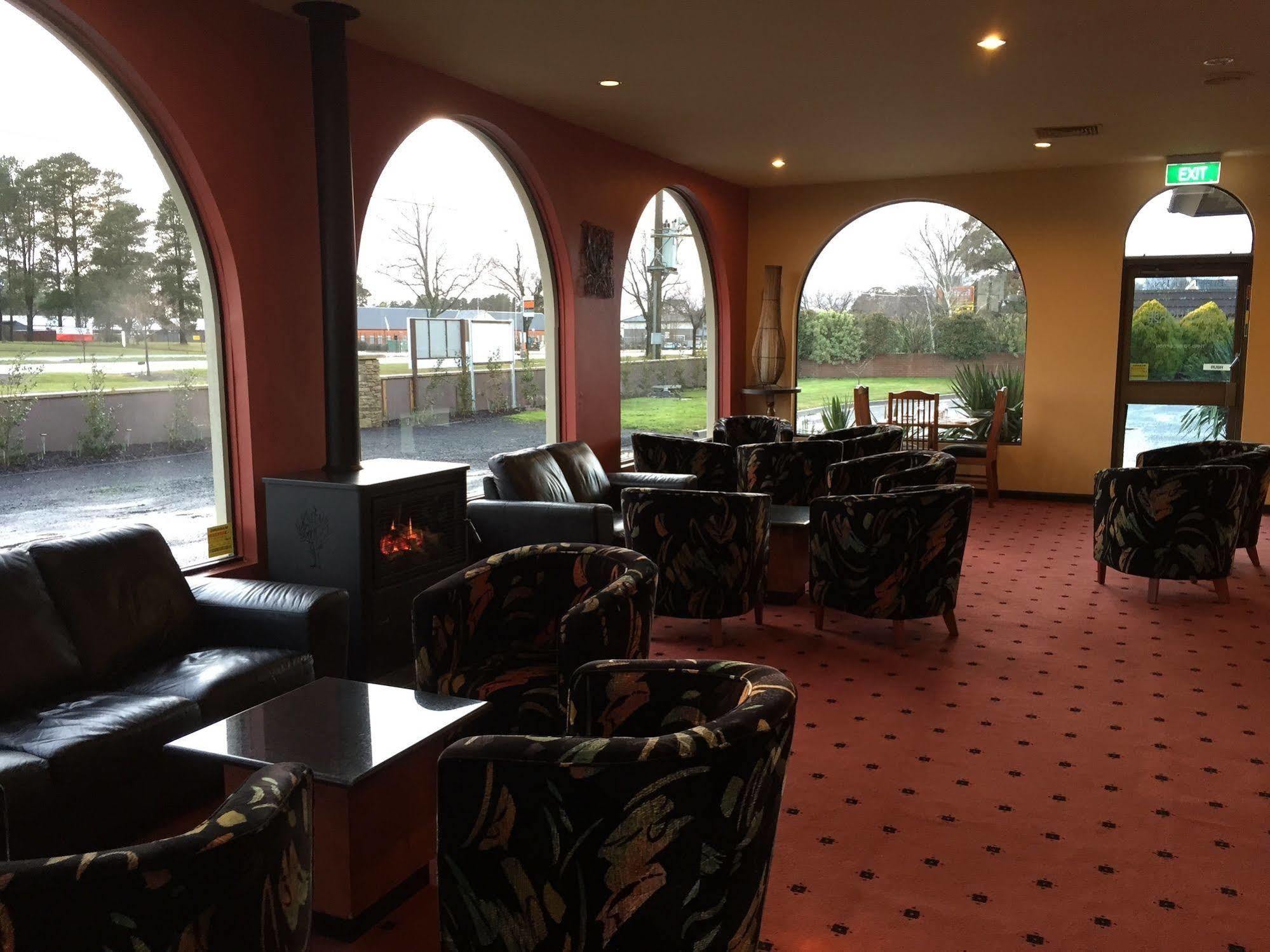 Bell Tower Motel 3*