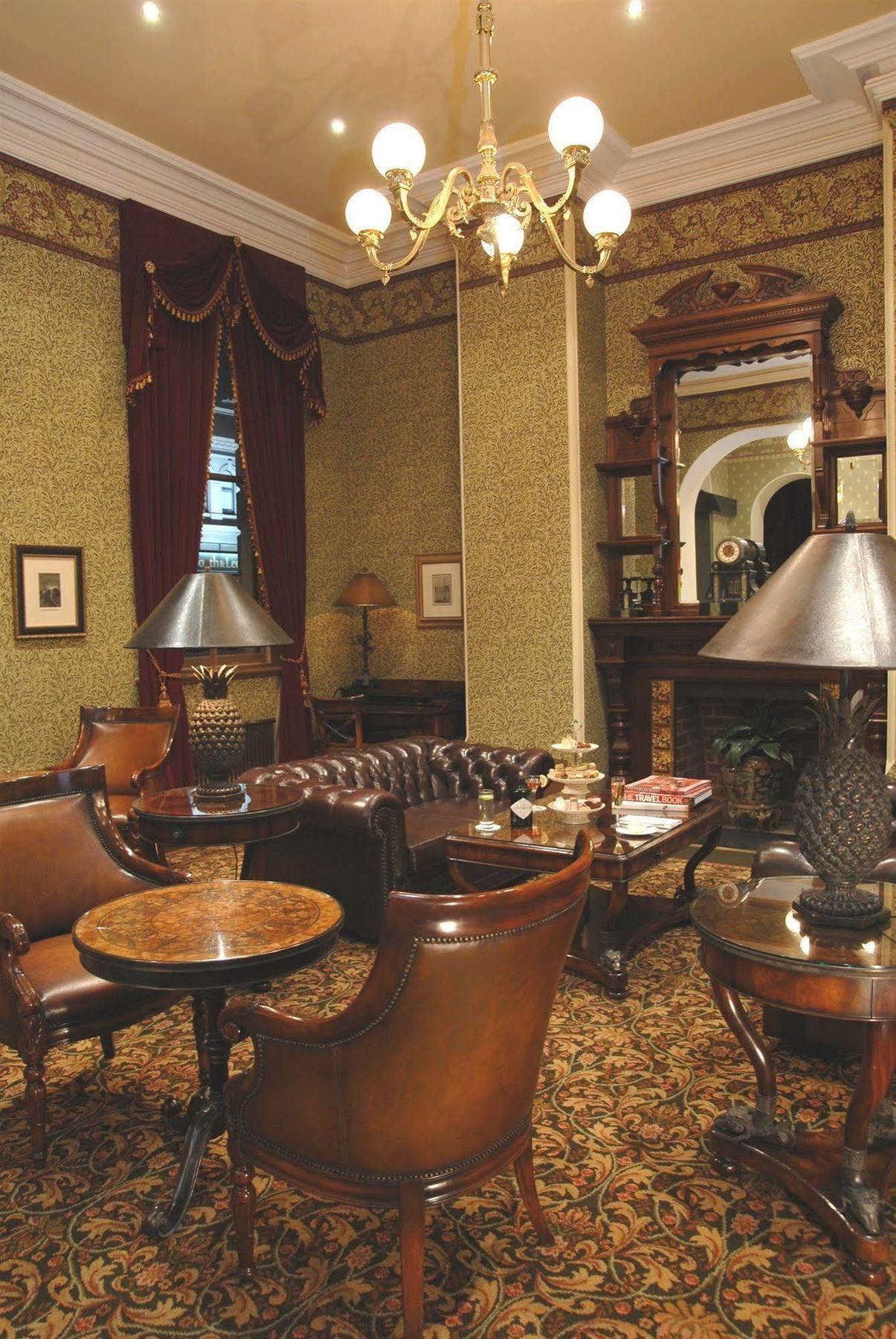 Hotel Craig's Royal